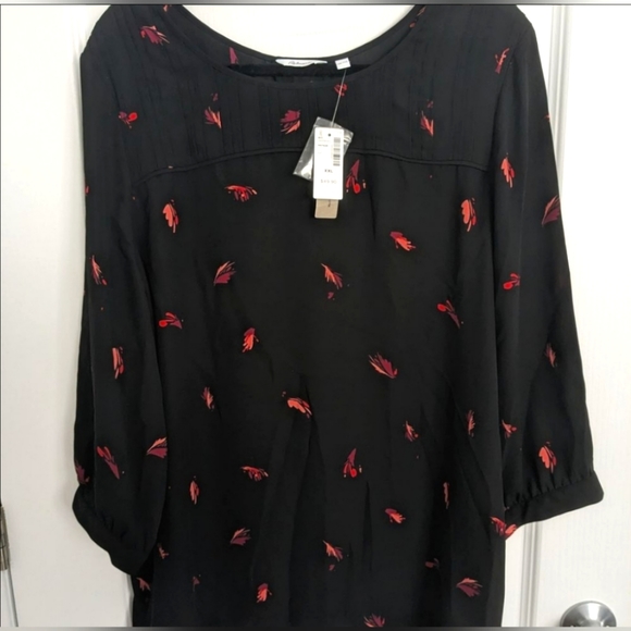 Reitmans Tops - 🆕 XXL Reitmans 3/4" sleeve black floral leaf scoop neck lightweight top